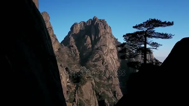 Güzel sahne üzerinde Huangshan, Çin — Stok video