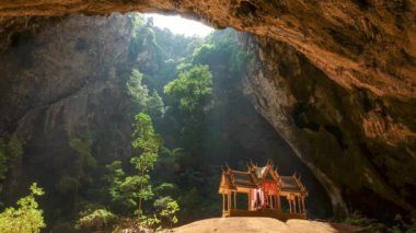 Pavillon Hua Hin, Tayland yakın Phraya Nakorn mağarada. Milli Park Khao Sam ROI Yot, Tayland 