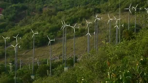 Turbine windpark op Koh larn, Pattaya Chonburi, Thailand — Stockvideo