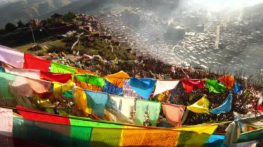 Larung gar (Budist Akademisi) de Sichuan, Çin. Larung Vadisi içinde Sertar County, Garze Tibet Özerk İli, Tibet, Kham (Xikang), Çin bir şehirdir. 
