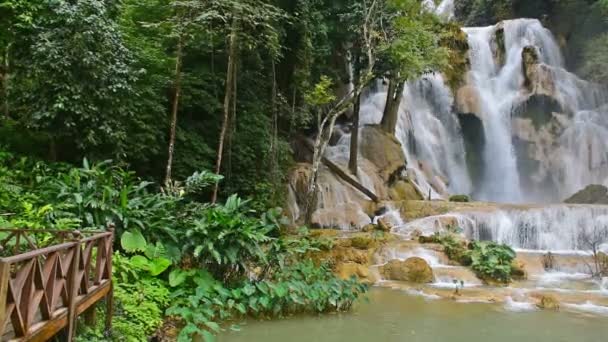 Kwang Sri vattenfall, Luang Phra Bang, Laos — Stockvideo