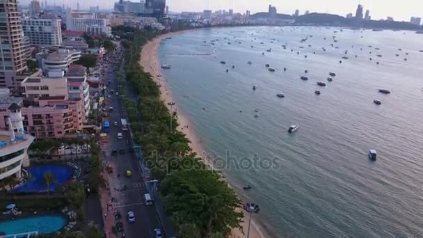 Crepuscolo Skyline di Pattaya da vista aerea, Pattaya città, Chonburi, Thailandia . — Video Stock