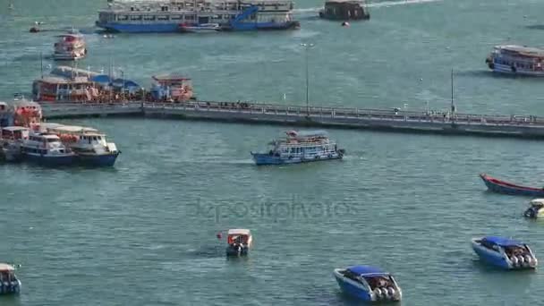 Bali Hai pier och kärnan i staden Pattaya, Chonburi, Thailand — Stockvideo