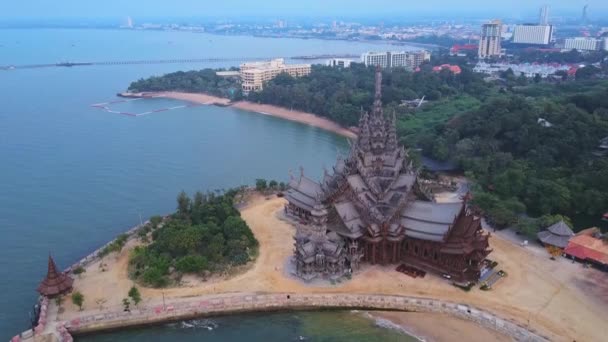 タイのパタヤでの真実の聖域。木造の城 — ストック動画
