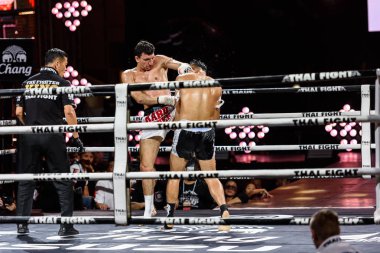 Payak-Samui Lukiaoporongtom-Tayland ve Tayland kavga 2016 yılında Özbekistan'ın Bobur Tagaev Kromsappasamit