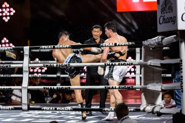 Payak-Samui Lukiaoporongtom-Tayland ve Tayland kavga 2016 yılında Özbekistan'ın Bobur Tagaev Kromsappasamit