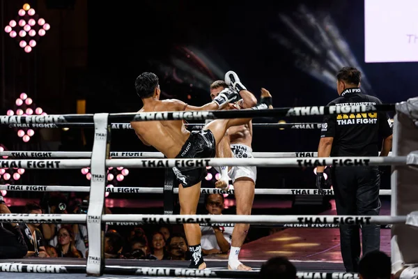 P.T.T. Petchrungrueng Tayland ve Tayland Kanada'da Sean Kearney 2016 mücadele