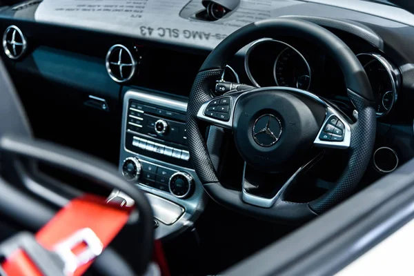 Afbeelding Inside of The Mercedes Benz Slc 43 auto. — Stockfoto