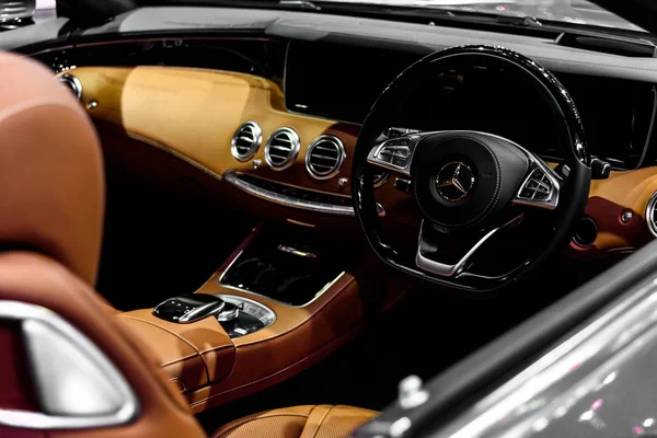 Immagine all'interno della Mercedes Benz S 500 Cabriolet . — Foto Stock