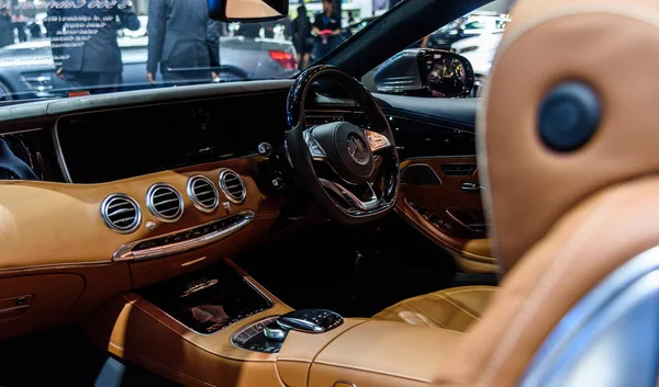 Image inside of The Mercedes Benz S 500 Cabriolet car. — Stock Photo, Image