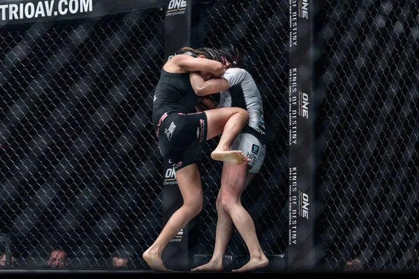 Singapur Angela Lee ve Jenny Huang bir Şampiyonası'nda Çin Taipei 