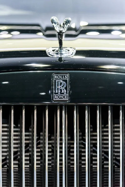 A logó a Rolls-Royce Lidérc fekete jelvény. — Stock Fotó