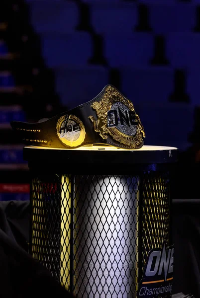  Podyum tribünde bir şampiyonluğu 