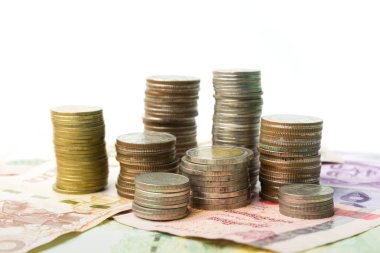Baht sikkeleri üzerinde banknot para arka plan