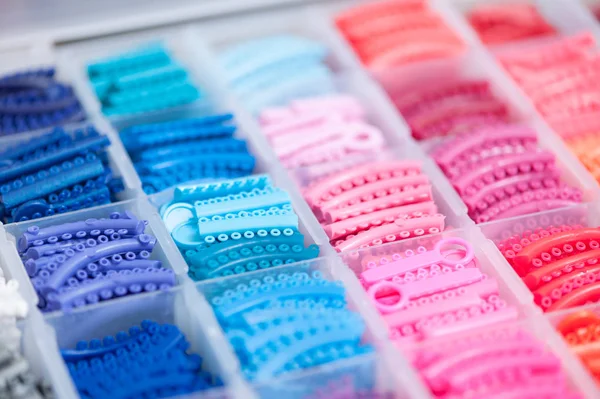 Hizmetli için diş plastik aparatı