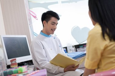 Diş check-up ile Bayan hasta