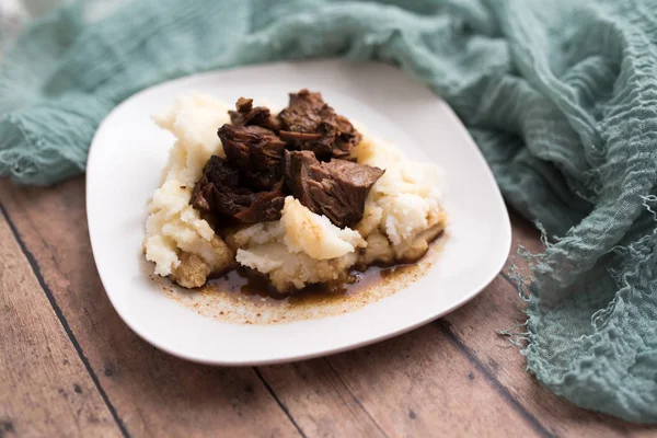 Beef Tips Gravy Mashed Potatoes Served White Plate — Stock Photo, Image