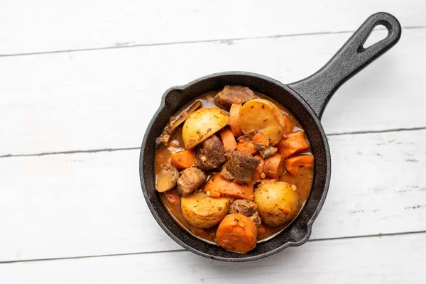 Cocina Francesa Carne Bourguignon Estofado Ternera Con Vino Tinto Zanahorias —  Fotos de Stock