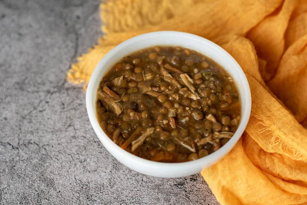 Tazón Sopa Lentejas Con Pollo Sopa Mediterránea Con Estofado Garrapatas — Foto de Stock