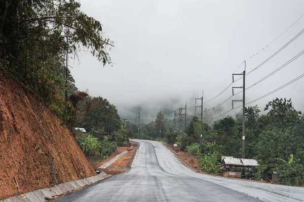 Concrete road with the natural view to Pai, Chiangmai north of T — Stock Photo, Image