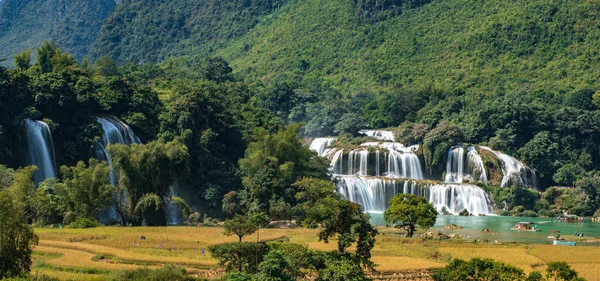 Ban Gioc - Detian waterfallBan Gioc Waterfall is the most magnificent waterfall in Vietnam, located in Dam Thuy Commune, Trung Khanh District, Cao Bang. Ban Gioc Waterfall consists of two parts, the main part of the border between Vietnam and China,