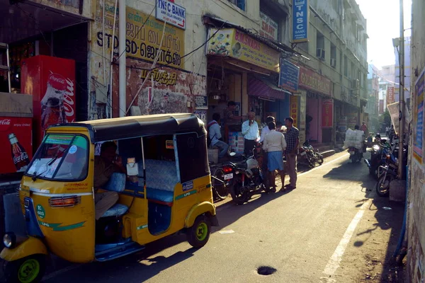 Chennai Tamil Nadu India March 2014 Tuk Tuk Driver Parked — 图库照片