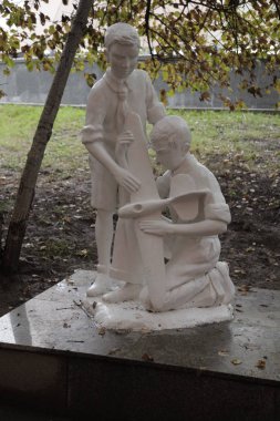 uçak ile çocuklar için anıt