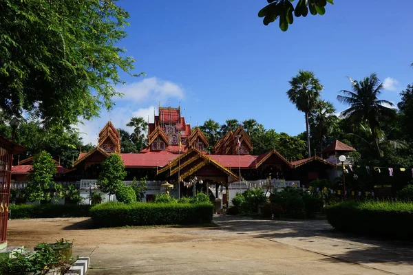 Wat Sri Rong Muang Lampang Tailandia arquitectura de madera —  Fotos de Stock