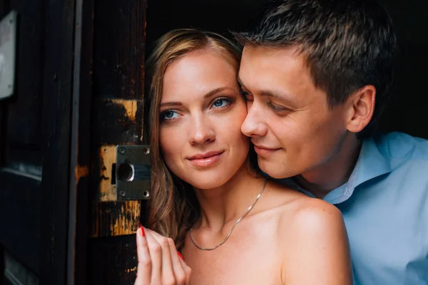 Close Retrato Casal Elegante Amor Homem Bonito Uma Mulher Linda — Fotografia de Stock