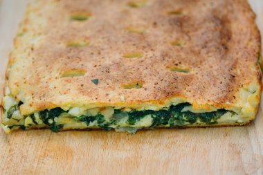 Ispanaklı Yumurta ve peynir ile pasta. Lezzetli pasta