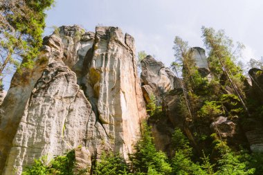Çek Cumhuriyeti 'nde Rock şehri Adrspach. 