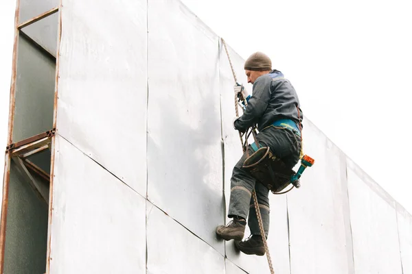 Industrial Alpinista Reparação Outdoor Trabalho Arriscado Trabalhar Altura Construção Metal — Fotografia de Stock