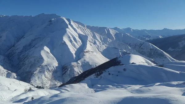 山間部の完璧な冬の風景 — ストック写真