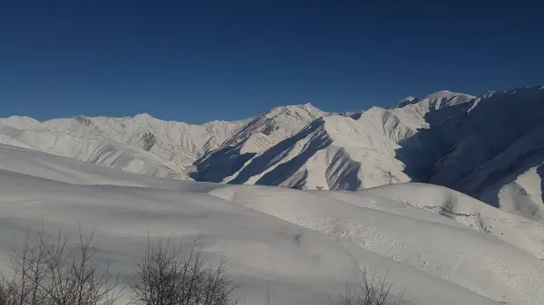 Mooie Foto Van Berg Van Winter — Stockfoto