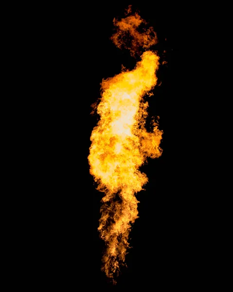 Luminosa llama aislada. Lengua de fuego va desde el quemador de gas . — Foto de Stock