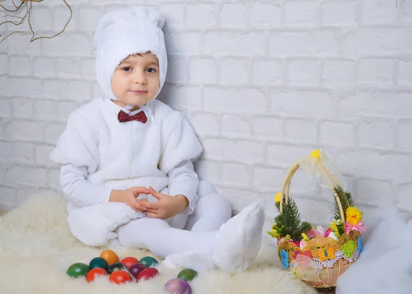 Menino Traje Coelho Páscoa — Fotografia de Stock