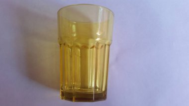 Cam bardak. Bu boş.