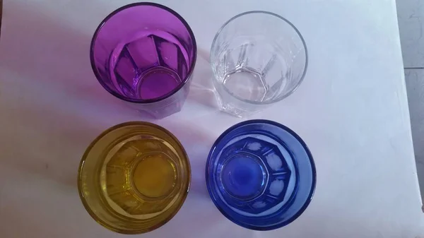 Quattro Bicchieri Vetro Sono Vuoti — Foto Stock