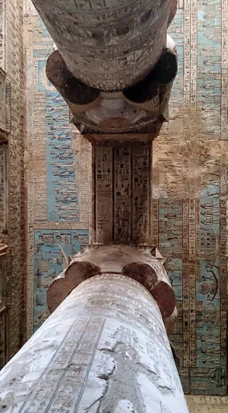 Vista Desde Parte Inferior Las Columnas Egipcias Además Del Capitel — Foto de Stock