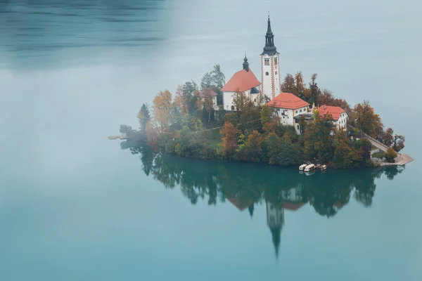 Vista Aérea Del Pintoresco Lago Bled Eslovenia Con Iglesia Asunción — Foto de Stock
