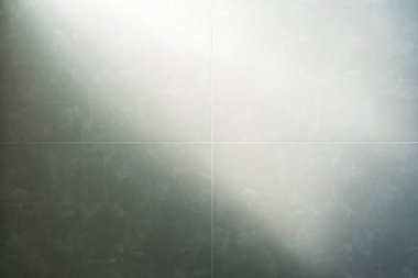 Fayans arka kapatmak.