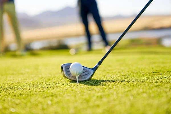 Nahaufnahme Golfer Bereitet Sich Auf Abschlag Sonniger Abschlagbox Vor — Stockfoto