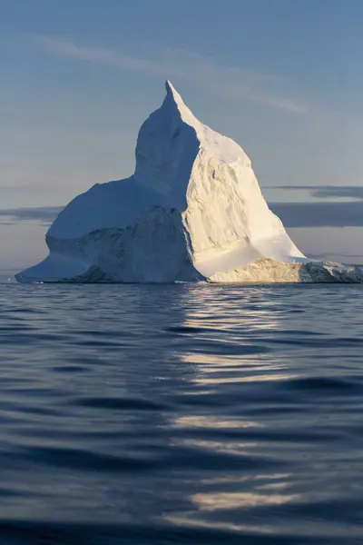 Majestosa Formação Iceberg Oceano Atlântico Groenlândia — Fotografia de Stock