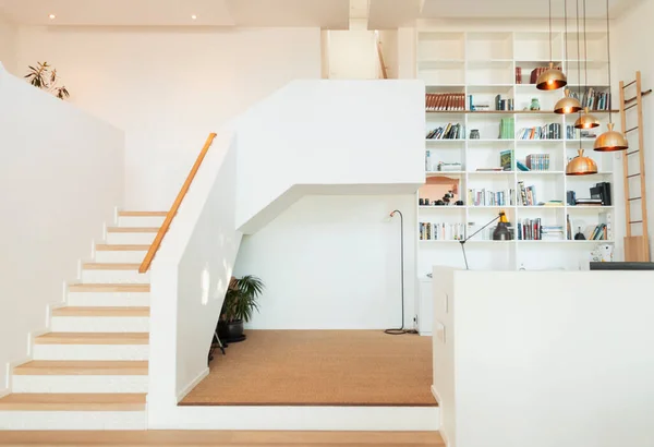 Modern Home Showcase Kantoor Met Ingebouwde Boekenkasten — Stockfoto