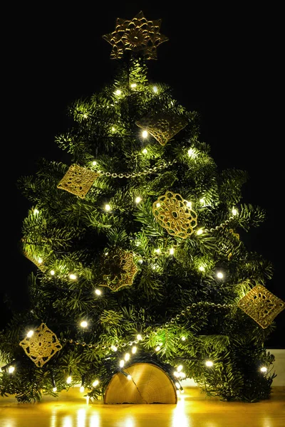 Creative DIY handicrafted Christmas tree decoration on black bac — Stock Photo, Image