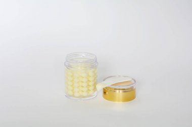 Beyaz izole lüks yüz Beyaz İnci krem konteyner