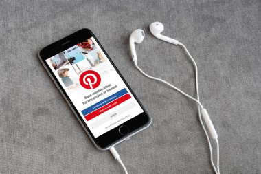 iphone6s Pinterest sosyal medya uygulamasını açın