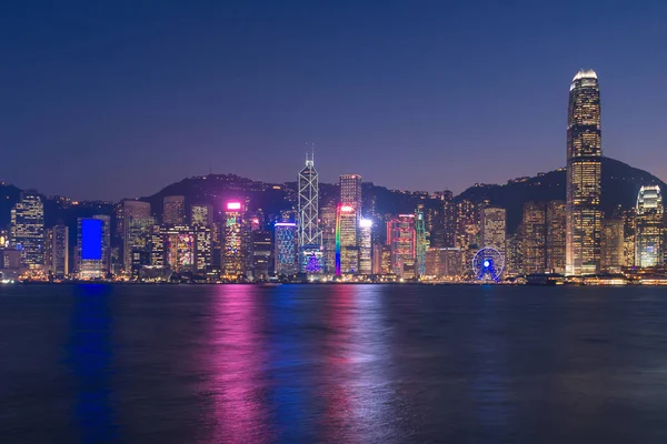 Hong kong downtown the famous cityscape view of Hong Kong skyline from Kowloon side at Hong Kong — Stock Photo, Image