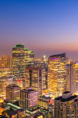 Bangkok, Tayland 'daki iş alanındaki Bangkok modern ofis binasının şehir manzarası.