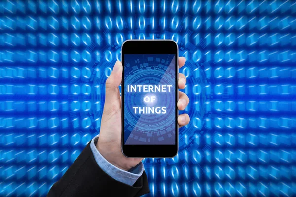 Smart affärskvinna visar internet saker koncept, sakernas internet är i framtiden-teknik för trådlös kommunikationsnätverk för infrastrukturen i informationssamhället. — Stockfoto